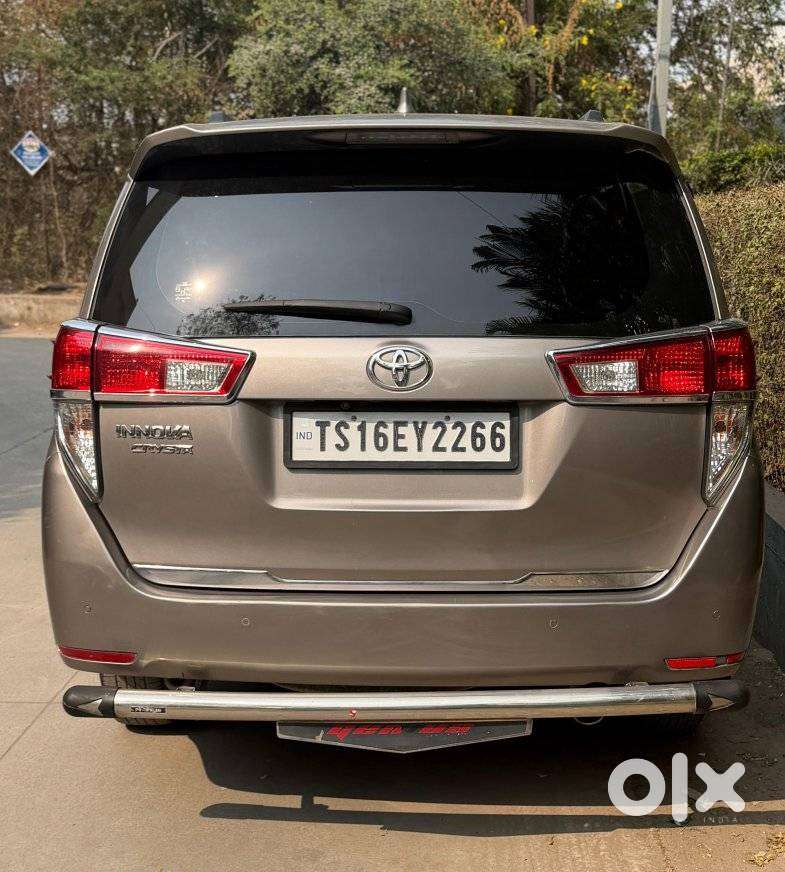 Toyota Innova Crysta 2.4 G Mt 8s, 2022, Diesel