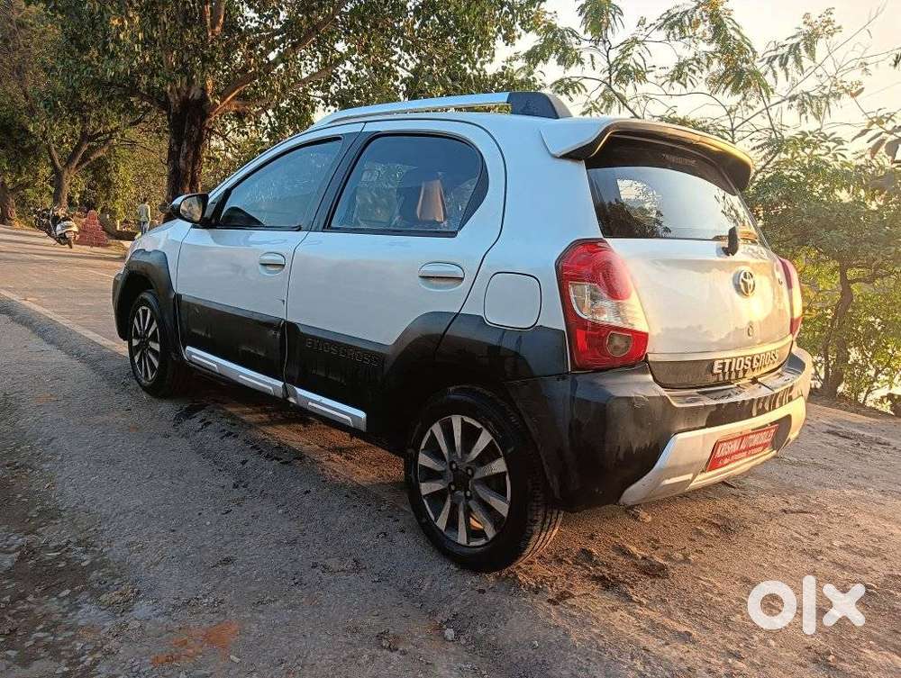 Toyota Etios Cross 1.2l G, 2015, Petrol