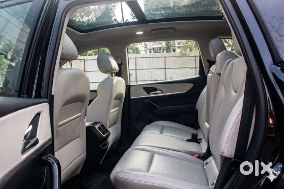 Mahindra Xuv700 2.0 Ax 7 Petrol At Luxury Pack Str, 2024, Petrol