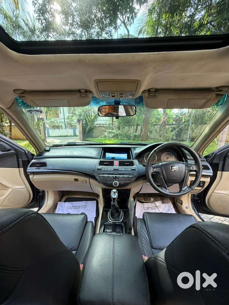 Honda Accord Petrol 2011 Sunroof Top End Model