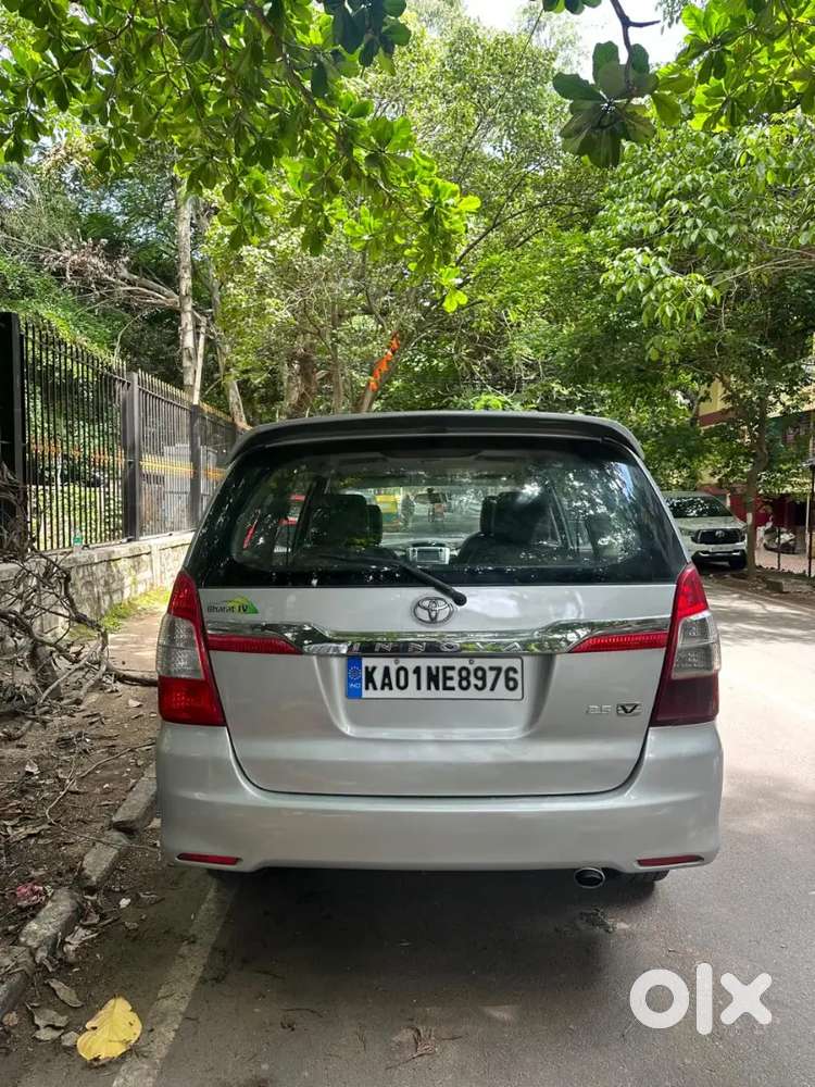 Toyota Innova 2.5 V 2014