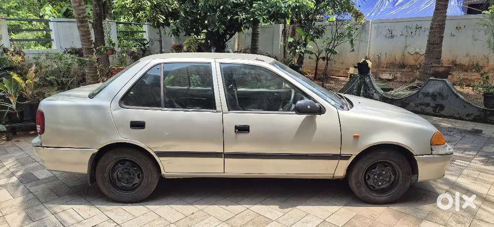 Maruti Suzuki Esteem 2001