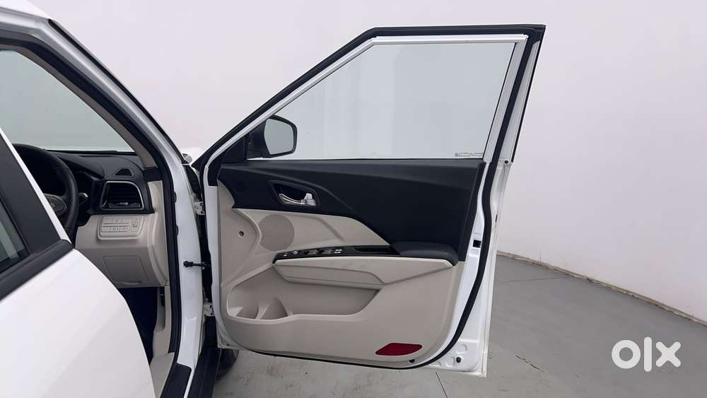 Mahindra Xuv300 W8 Option Diesel, 2024, Diesel