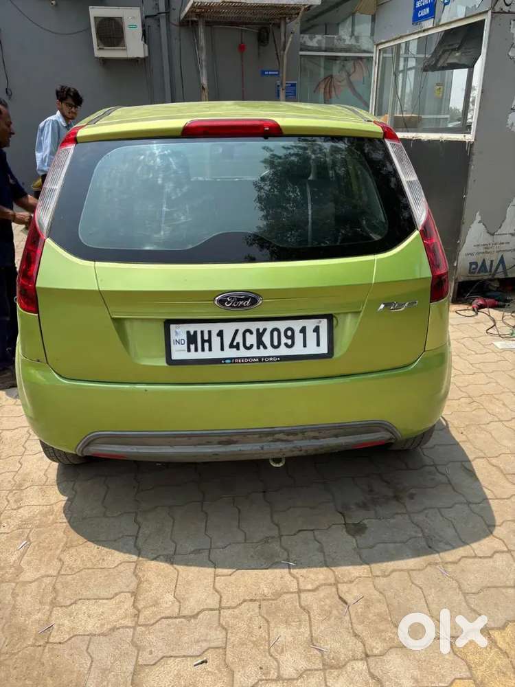 Ford Figo Petrol 2010 मैन्युअल