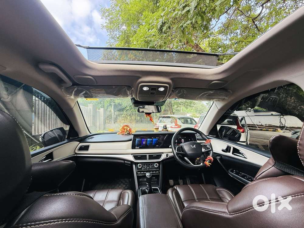 Mahindra Xuv700 2.2 Ax 7 Diesel Mt Luxury Pack Str, 2024, Diesel
