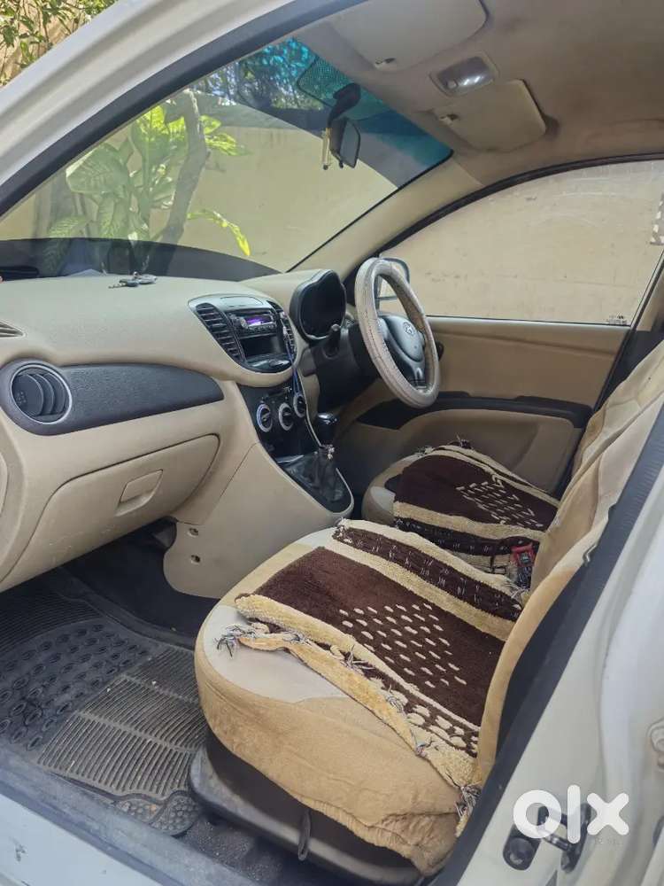 Hyundai I10 2010 Cng & Petrol 180000 Km Driven