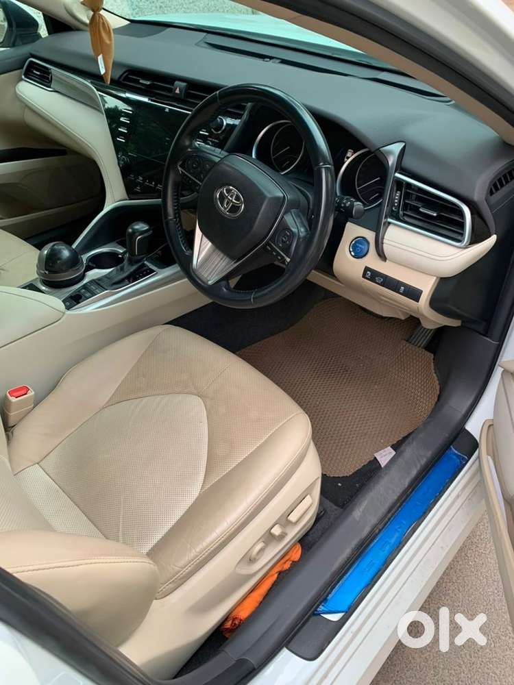 Toyota Camry Hybrid 2021