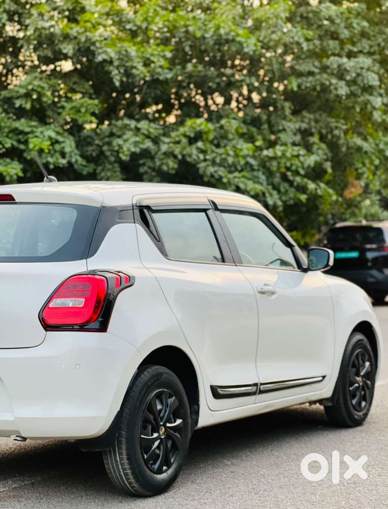 Maruti Suzuki Swift Vxi + Manual, 2022, Petrol