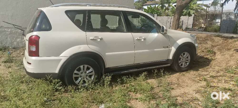 Mahindra Rexton 2015 Diesel 64000 Km Driven