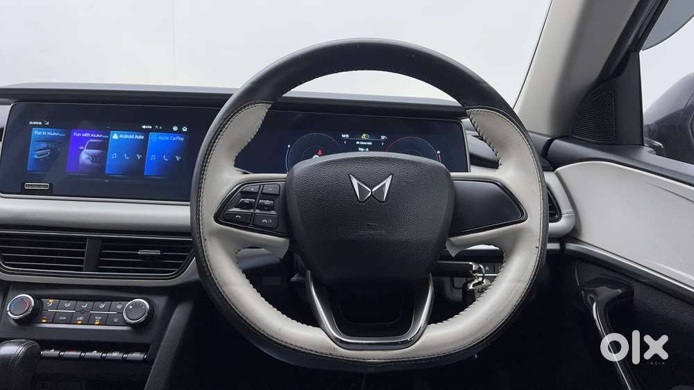 Mahindra Xuv700 2.2 Ax 5 Diesel At 7 Str, 2022, Diesel