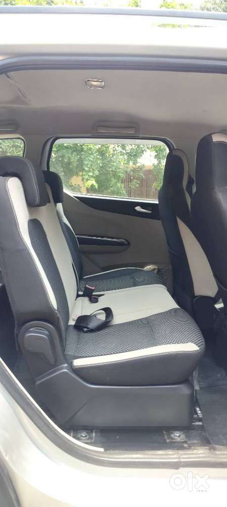 Renault Triber Rxz, 2022, Petrol