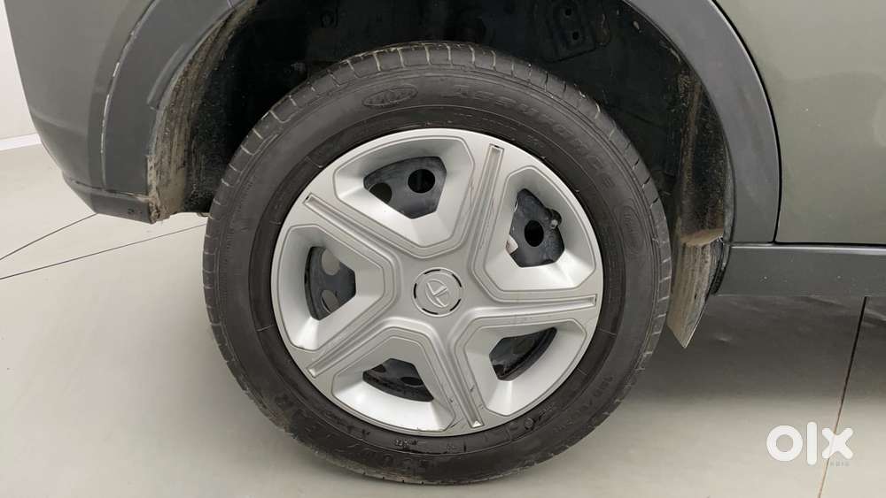 Tata Nexon 1.2 Revotron Xm (s), 2022, Petrol