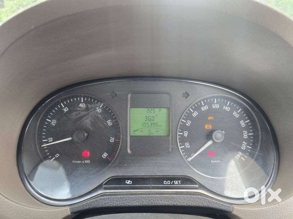 Skoda Rapid 1.6 Mpi At Ambition Plus, 2011, Petrol