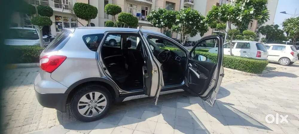 Maruti Suzuki S-cross 2016 Diesel, Top Model Cruise Control New Tyres