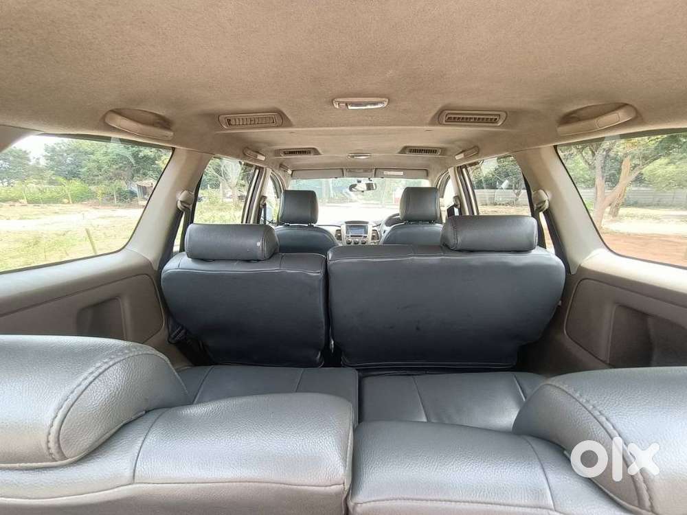 Toyota Innova 2.5 Gx 8 Seater Limited Edition, 2015, Diesel