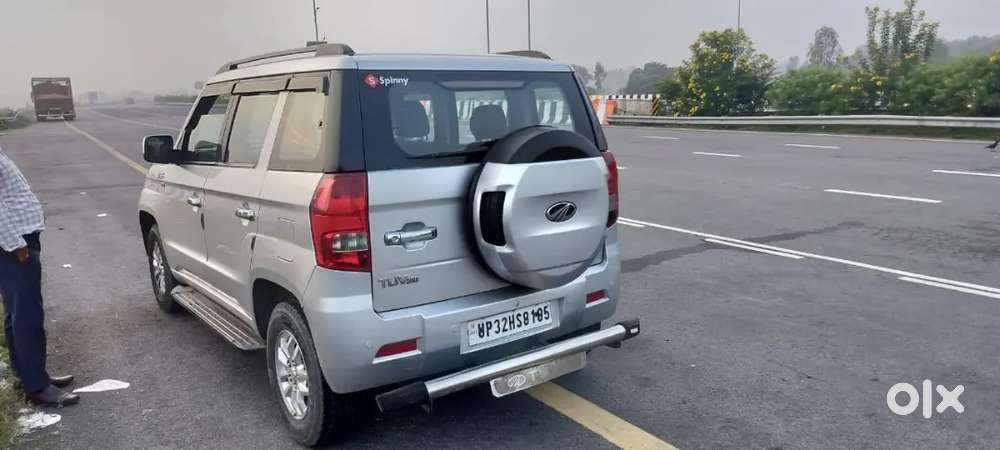 Mahindra Tuv 300 2017 Top Modal