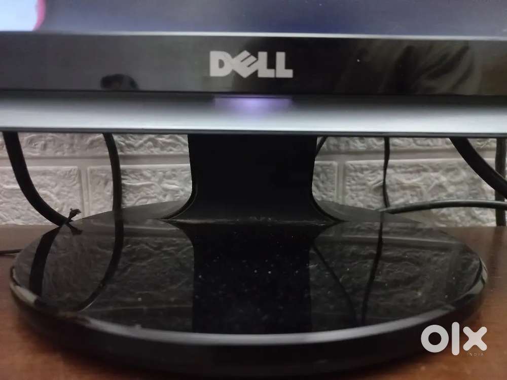 Dell 24 inch monitor led display working condition