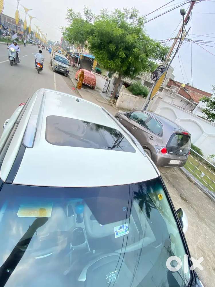 Mahindra Xuv300 Top Model Diesel 60k Company Serive Record Driven