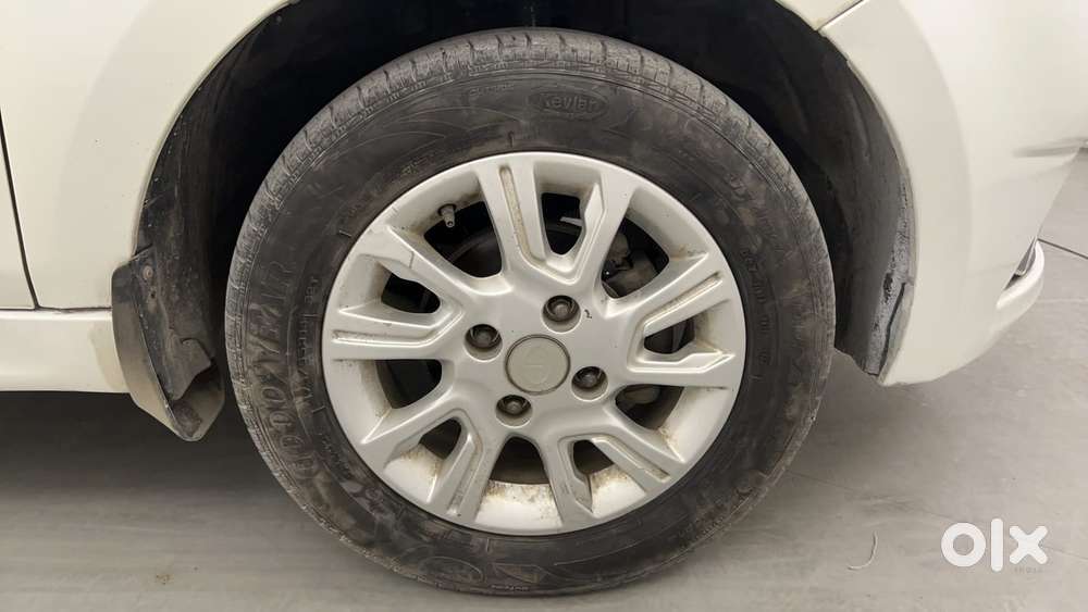 Tata Tiago Xza, 2017, Petrol