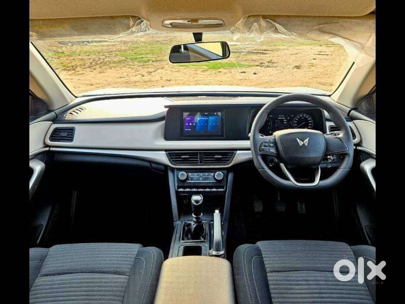 Mahindra Xuv700 Mx Diesel Mt 5 Str (e), 2023, Diesel