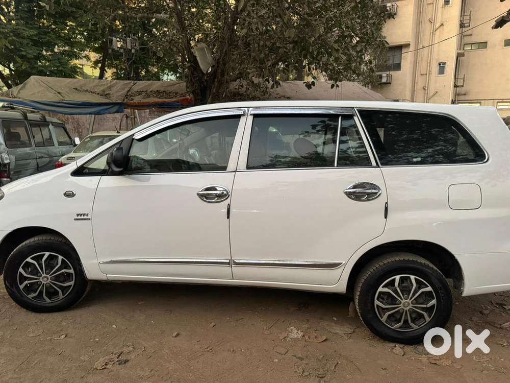 Toyota Innova 2009 Cng & Hybrids Well Maintained
