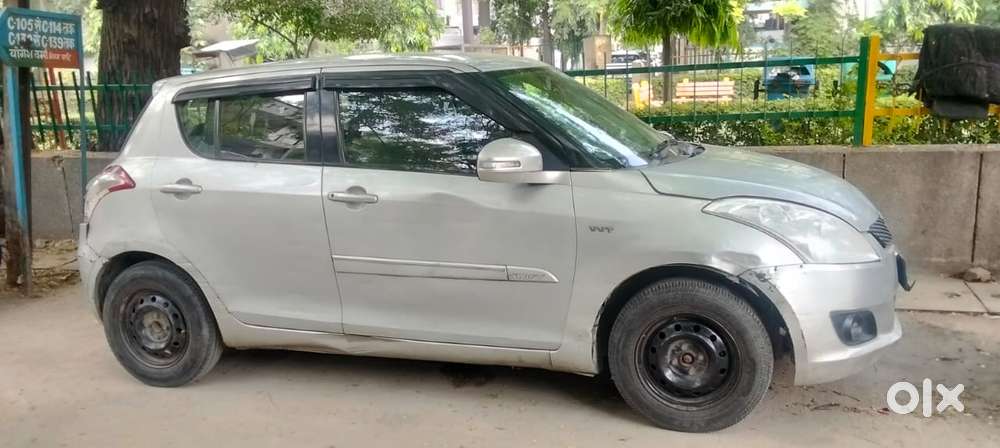 Maruti Suzuki Swift Vxi 1.2 Abs Bs-iv, 2012, Cng & Hybrids