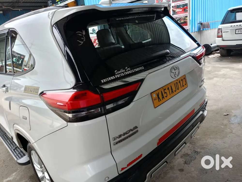 Toyota Innova Hycross 2023 Petrol 120000 Km Driven