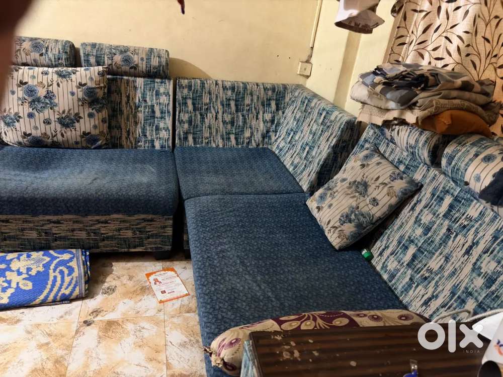 Sofa set selling urgent