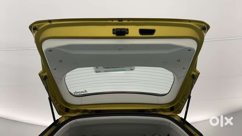 Mahindra Xuv 3xo Ax7l 1.2 Petrol At (pg), 2024, Petrol