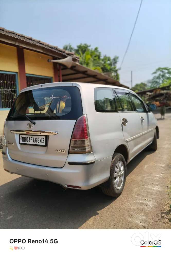 Toyota Innova 2012 Diesel 200000 Km Driven