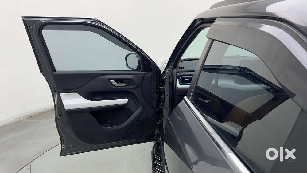 Tata Punch Creative Dual Tone Amt Sunroof, 2023, Petrol