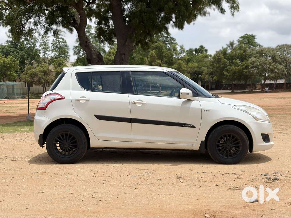 Maruti Suzuki Swift Vxi Optional, 2012, Petrol