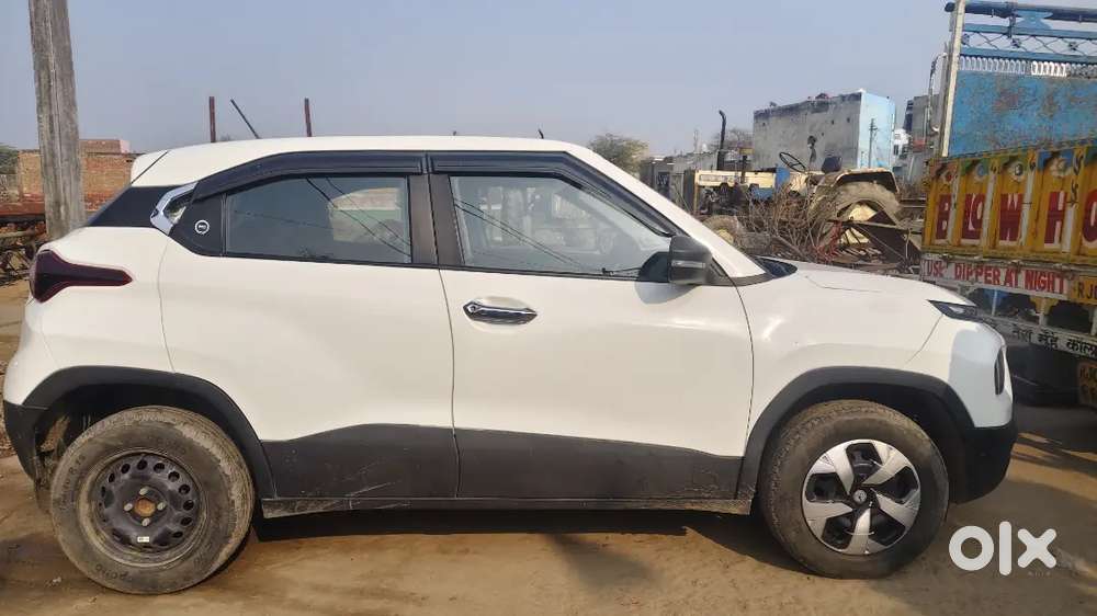 Tata Punch 2023 Petrol 25500 Km Driven