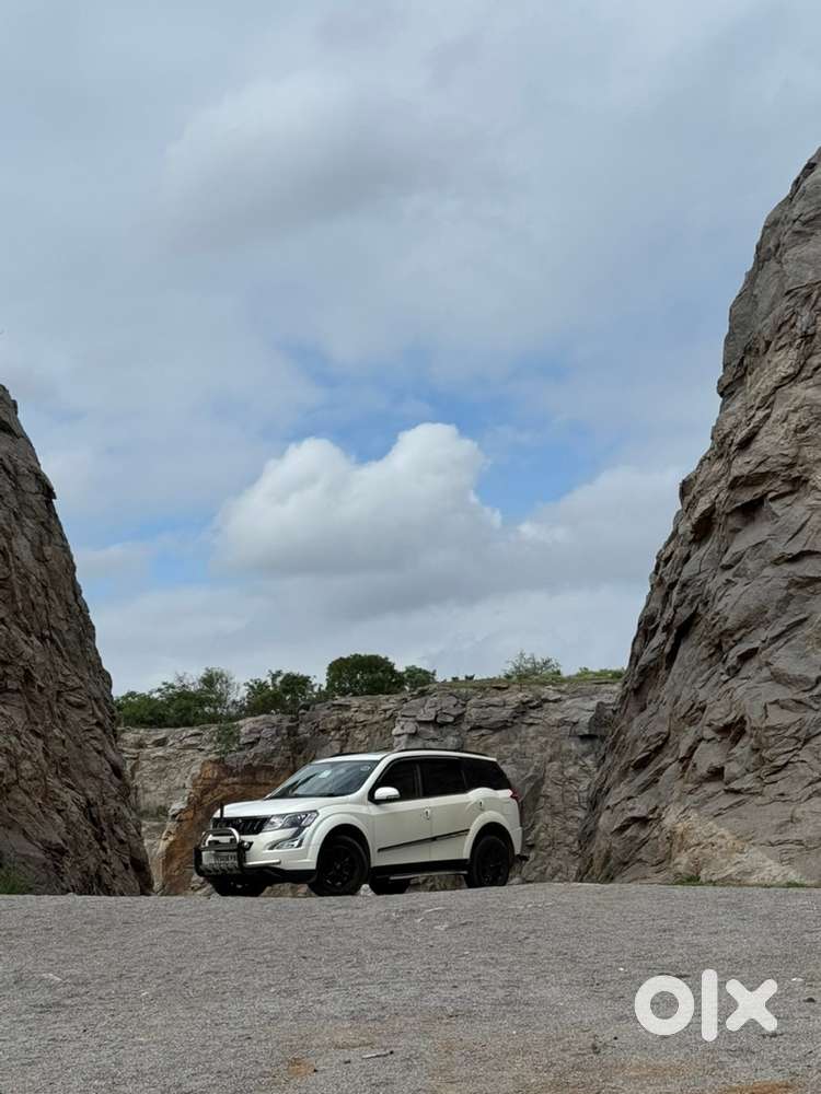 Mahindra Xuv500 2017 Diesel 105000 Km Driven