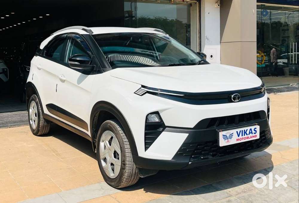 Tata Nexon Pure Plus (s) Petrol Amt, 2025, Petrol