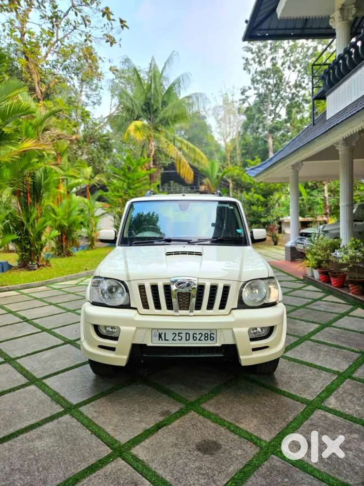 Mahindra Scorpio Automatic 2012 Model