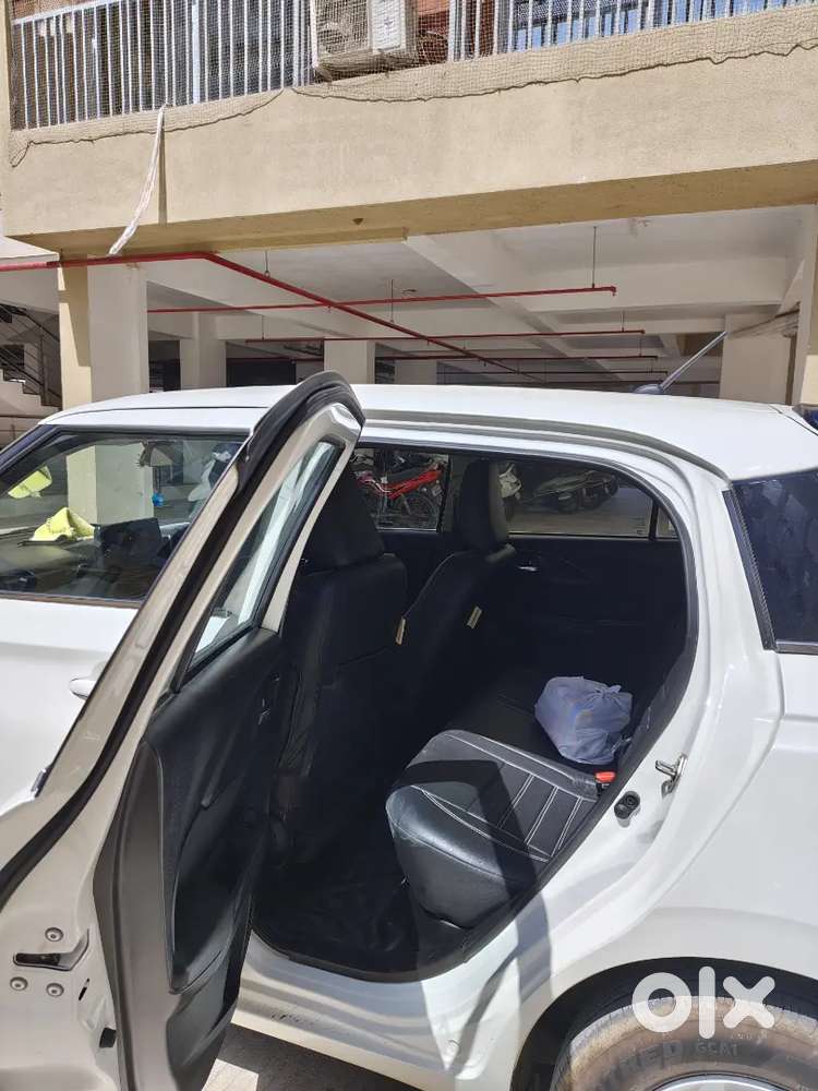 Maruti Suzuki Swift Vxi(o) Petrol+cng