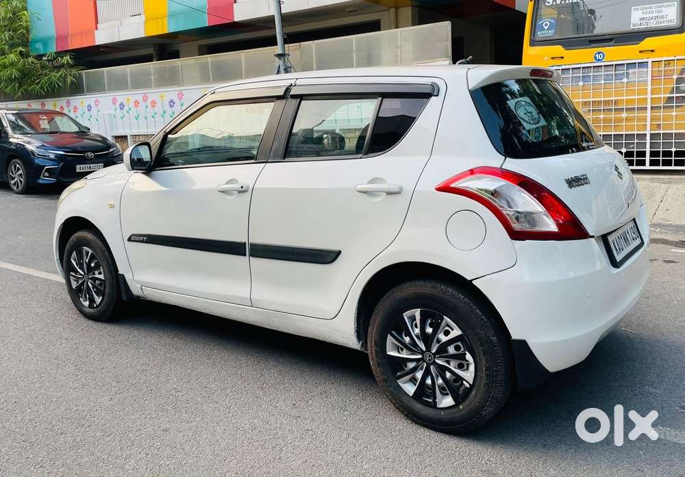 Maruti Suzuki Swift Lxi, 2012, Petrol