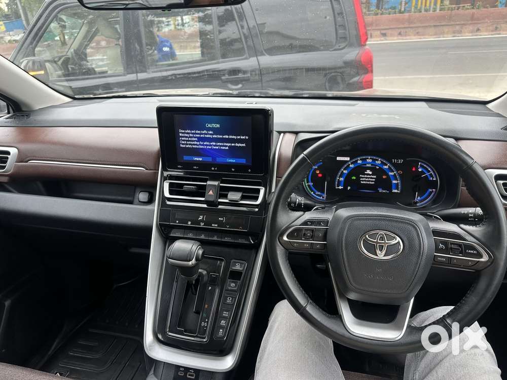 Toyota Innova Hycross 2.0 Vx Hybrid 7 Str, 2023, Petrol