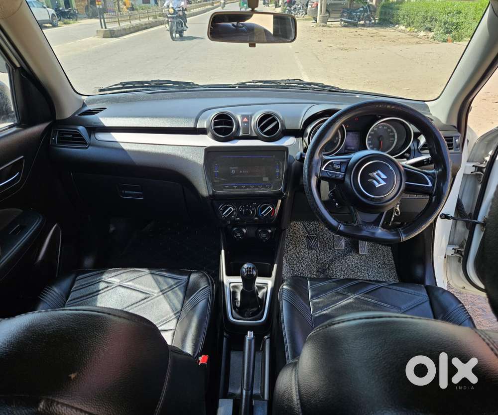 Maruti Suzuki Swift Vxi + Manual, 2022, Petrol