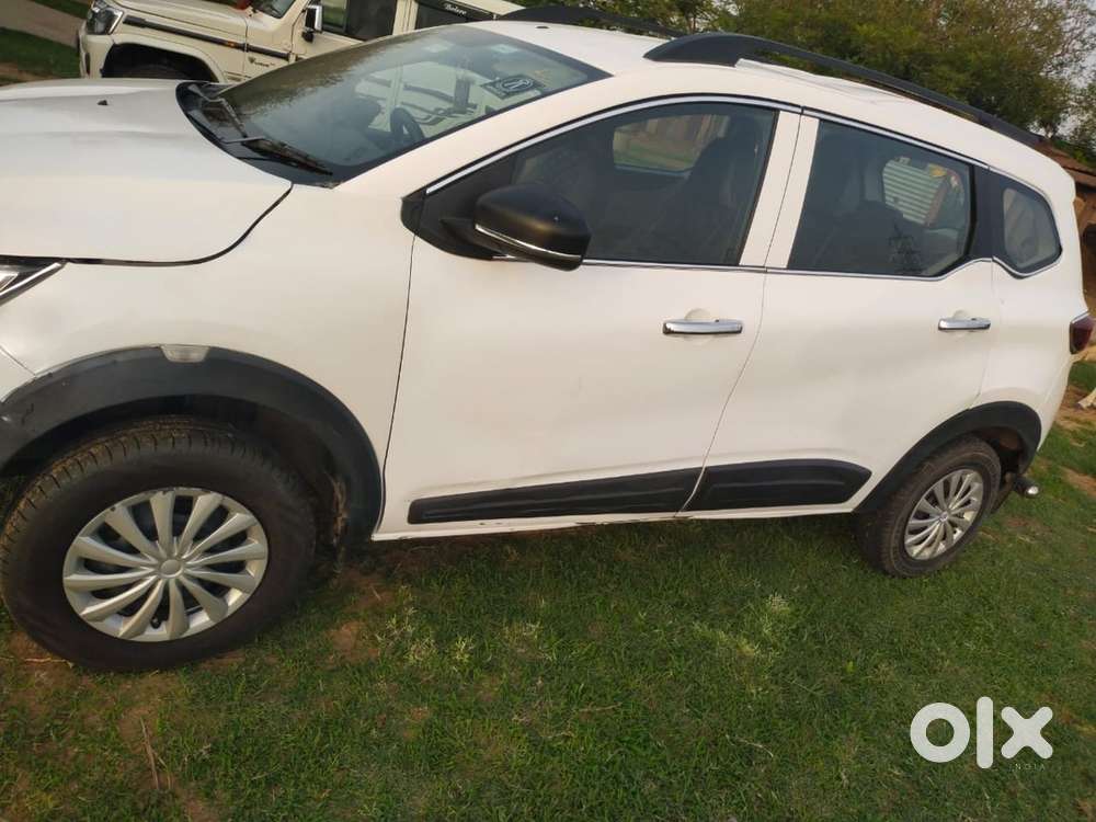 Renault Triber Rxe Variant
