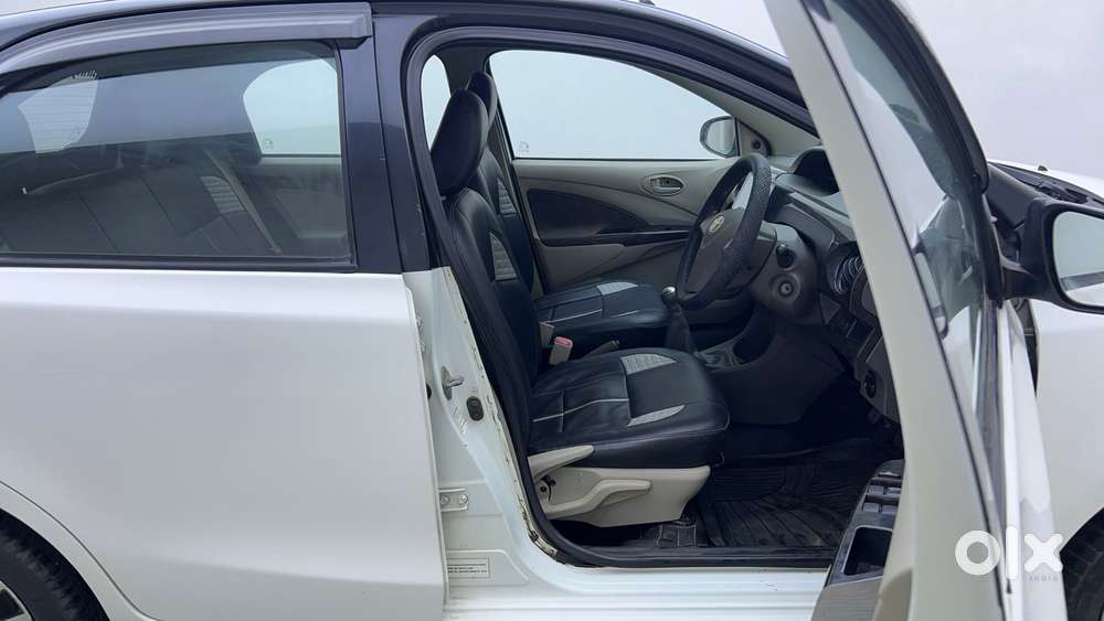 Toyota Etios Liva V, 2016, Petrol