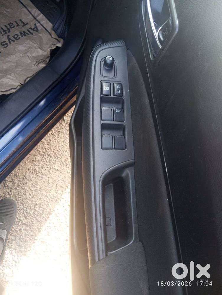 Maruti Suzuki Swift Vxi + Manual, 2023, Petrol