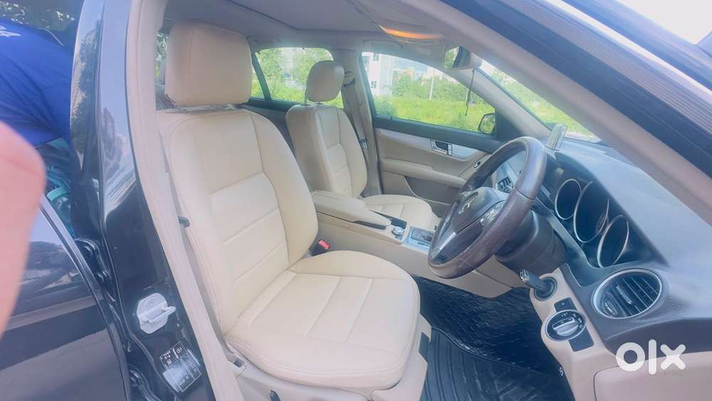 Advocate Used_mercedes-benz-2014 Model