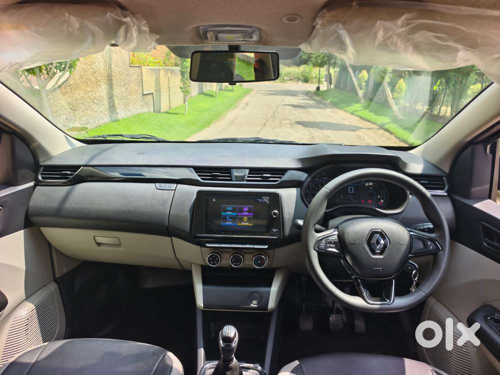 Renault Triber Rxt, 2022, Petrol