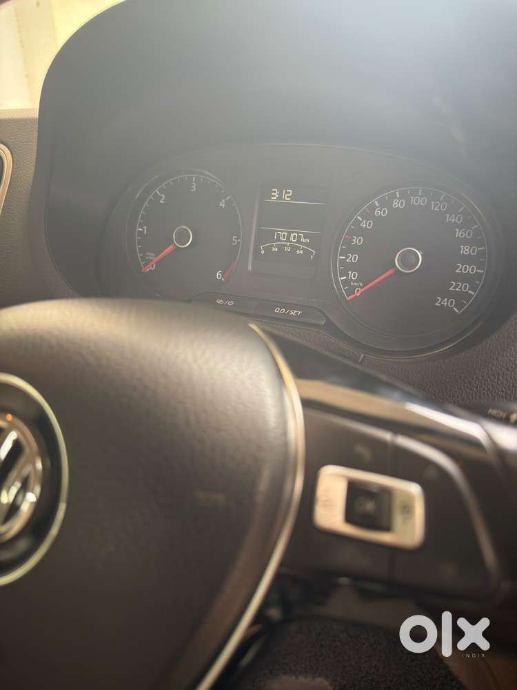 Volkswagen Ameo 1.5 Tdi Highline At 16 Alloy, 2018, Diesel