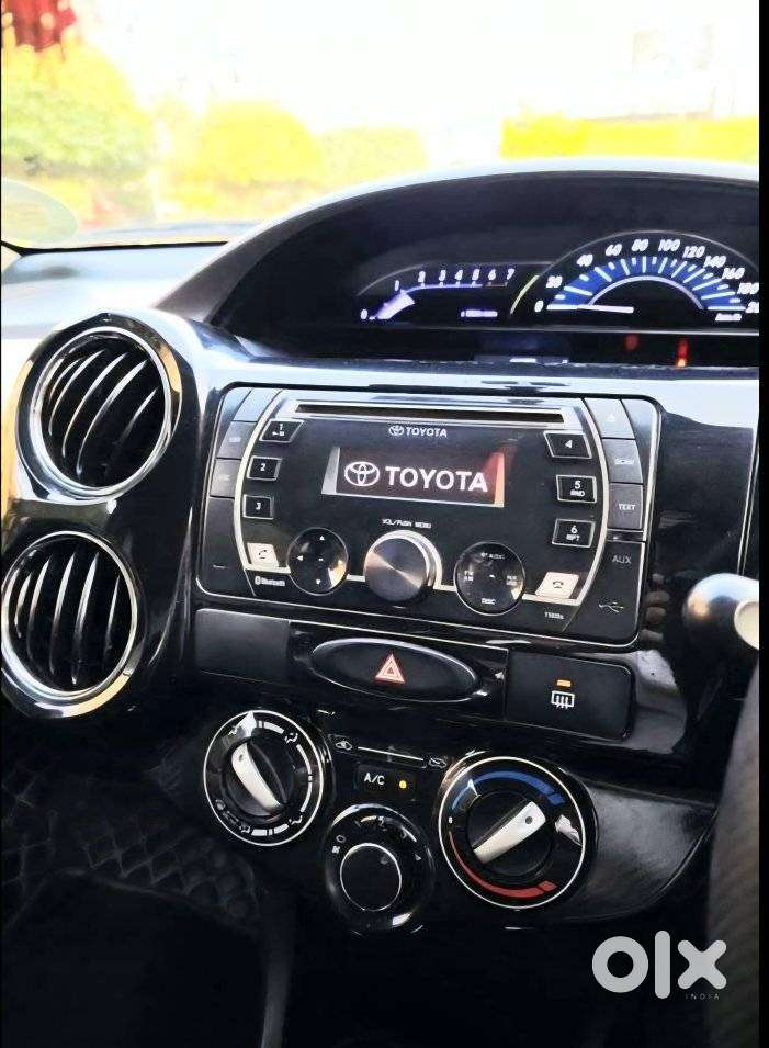 Toyota Etios Liva V Limited, 2019, Petrol