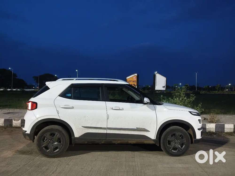 Hyundai New Venue Se Petrol Manual 2025