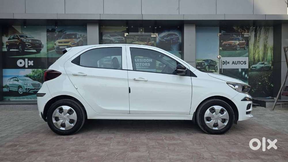 Tata Tiago 1.05 Revotorq Xt Option, 2023, Petrol