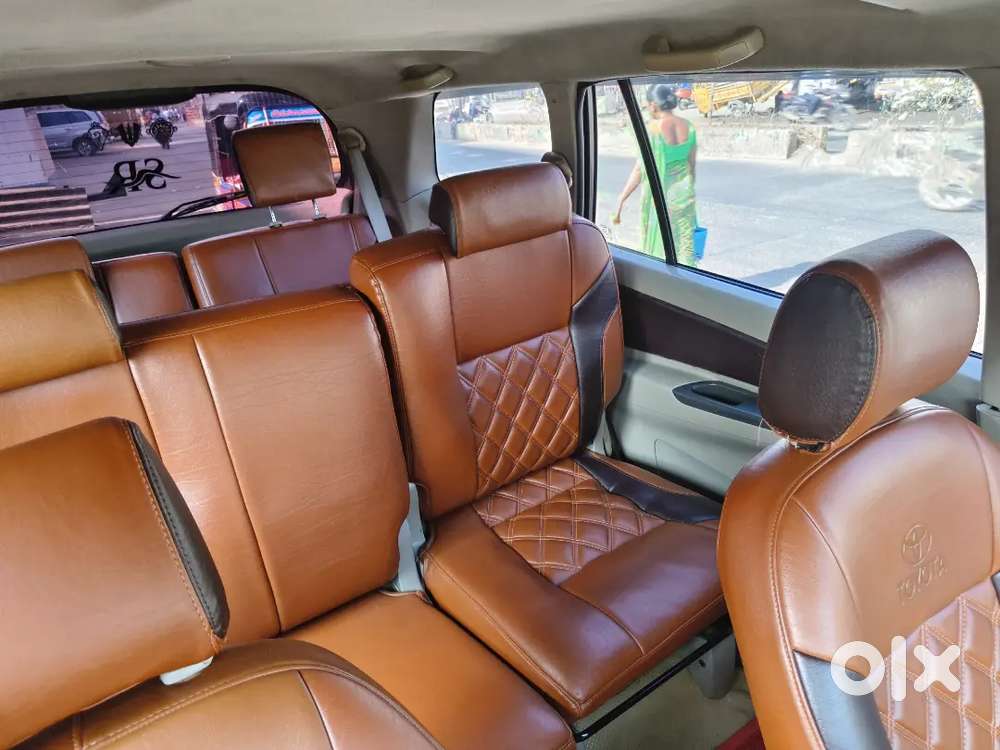 Toyota Innova 2010 , Quater Tax 7+1